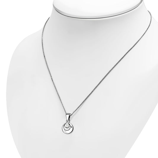Mother of Pearl Round Silver Pendant